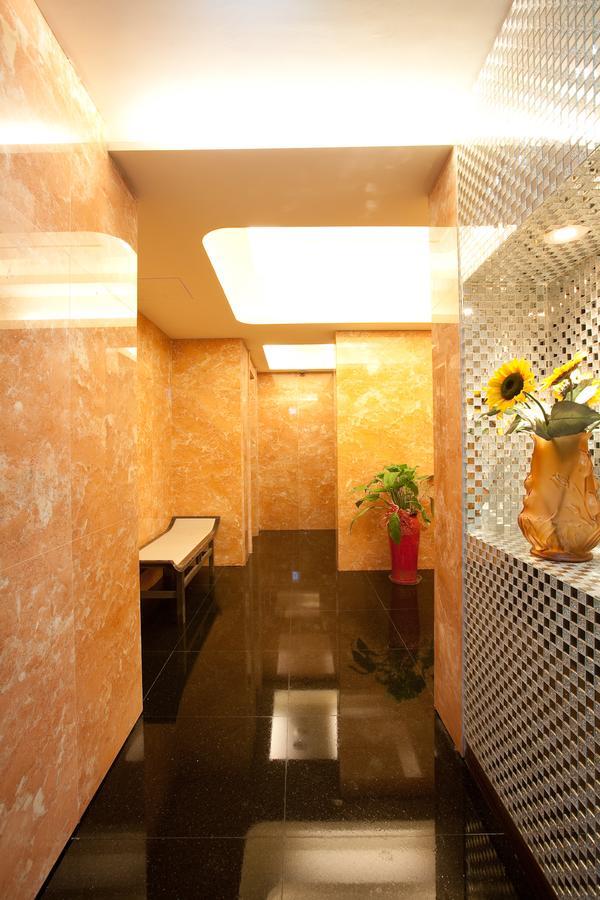 Holyone Hotel Taipei Esterno foto